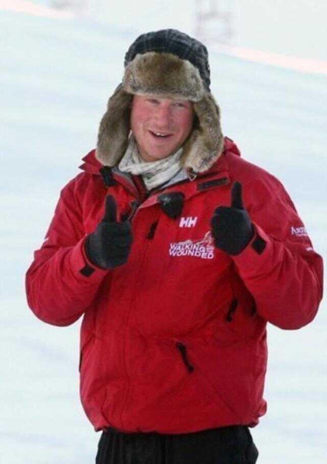 Asi Prens'ten art arda bomba itiraflar! Yardım yürüyüşü sırasında cinsel organı donmuş