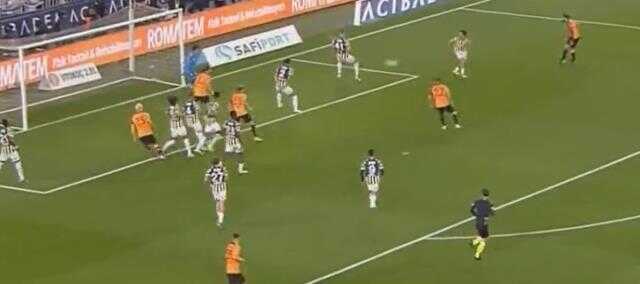 Derbide Kadıköy'ün buz kestiği an! Fenerbahçe taraftarının dünya başına yıkıldı