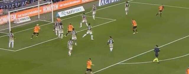 Derbide Kadıköy'ün buz kestiği an! Fenerbahçe taraftarının dünya başına yıkıldı