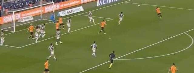 Derbide Kadıköy'ün buz kestiği an! Fenerbahçe taraftarının dünya başına yıkıldı