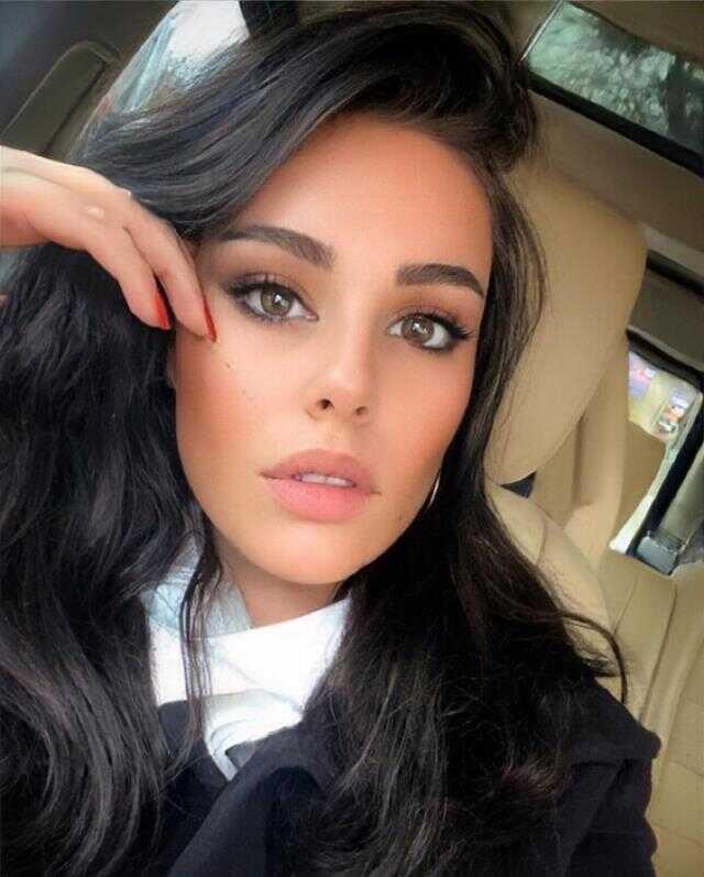 'Maneviyatım ağır basıyor' diyerek müziği bırakan Tuğçe Tayfur'dan bir sürpriz hamle daha! Tek kalemde sildi 'Maneviyatım ağır basıyor' diyerek müziği bırakan Tuğçe Tayfur'dan bir sürpriz hamle daha! Tek kalemde sildi