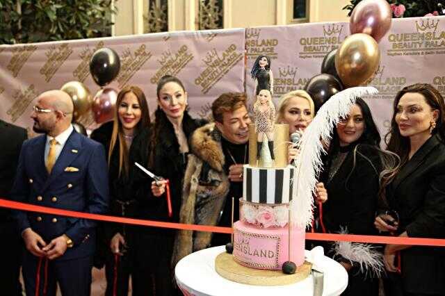 Nagihan Karadere Queensland Beauty Palace açılışına ünlü isimler akın etti Nagihan Karadere Queensland Beauty Palace açılışına ünlü isimler akın etti