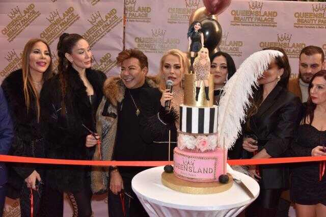 Nagihan Karadere Queensland Beauty Palace açılışına ünlü isimler akın etti Nagihan Karadere Queensland Beauty Palace açılışına ünlü isimler akın etti