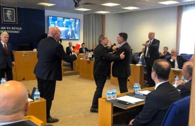 Memur ve emekli zammı Meclis'i karıştırdı! Vekiller birbirlerinin üzerine yürüdü, az kalsın kavga çıkıyordu