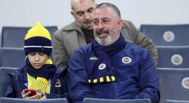 Oğluyla maça giden Cem Yılmaz'dan dikkat çeken derbi yorumu Oğluyla maça giden Cem Yılmaz'dan dikkat çeken derbi yorumu