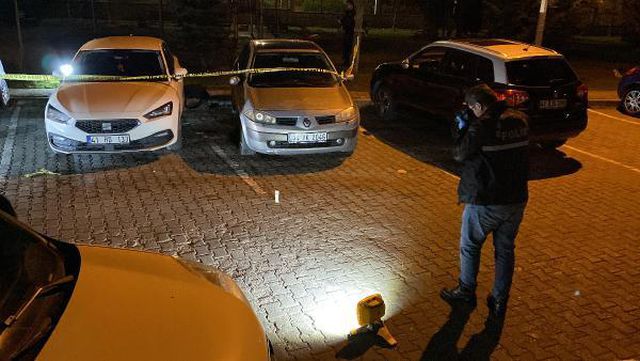 Sağlık çalışanı evinin önünde öldürüldü Sağlık çalışanı evinin önünde öldürüldü