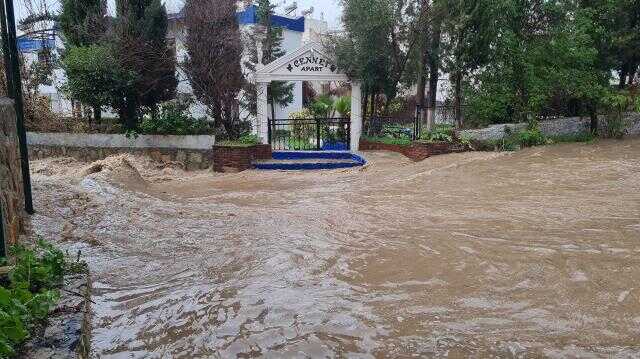 BODRUM'DA SAĞANAK YAŞAMI OLUMSUZ ETKİLEDİ BODRUM'DA SAĞANAK YAŞAMI OLUMSUZ ETKİLEDİ