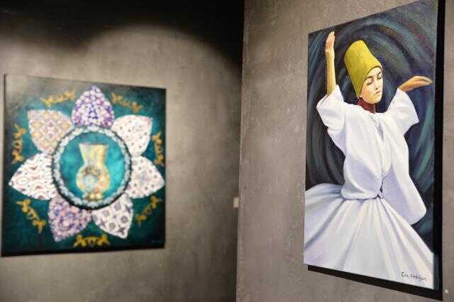 Eda Erdoğan'ın ilk kişisel sergisi 'Alem-i Şuhud' sanatseverlerle buluştu Eda Erdoğan'ın ilk kişisel sergisi 'Alem-i Şuhud' sanatseverlerle buluştu