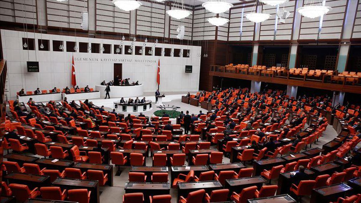 Sözleşmeli memura kadro Meclis'e geldi mi, ne zaman gelecek? Sözleşmeli personel kadro kanun teklifi metni içinde neler var?