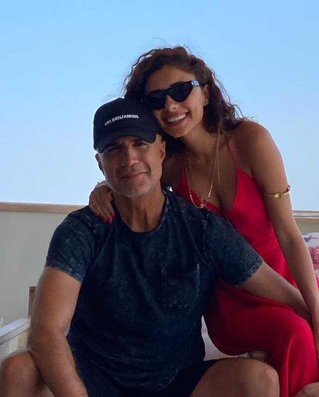 24 yaş küçük Samar Dadgar ile aşk yaşayan Özcan Deniz, evlilik sorusunu geçiştirdi 24 yaş küçük Samar Dadgar ile aşk yaşayan Özcan Deniz, evlilik sorusunu geçiştirdi