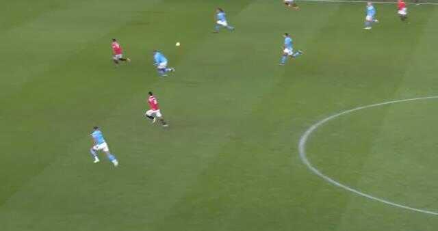 Dünya, Manchester derbisindeki pozisyonu konuşuyor! VAR hemen devreye girdi Dünya, Manchester derbisindeki pozisyonu konuşuyor! VAR hemen devreye girdi