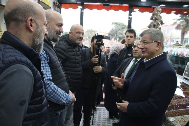 Gelecek Partisi Genel Başkanı Davutoğlu: Hiçbir siyasi lider, şahsi hesabını ülke hesabının önüne koymayacak Gelecek Partisi Genel Başkanı Davutoğlu: Hiçbir siyasi lider, şahsi hesabını ülke hesabının önüne koymayacak