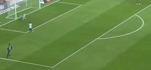Sen ne yaptın Mert! Kendi kalesine attığı gol ile Beşiktaş maçının önüne geçti