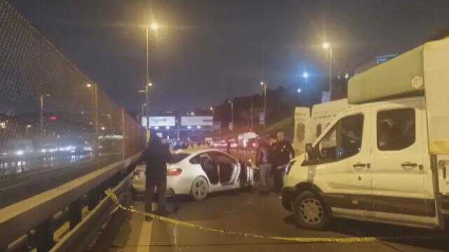 Son Dakika! İstanbul Haliç Köprüsü'nde otomobile silahlı saldırı! Ölü ve yaralılar var Son Dakika! İstanbul Haliç Köprüsü'nde otomobile silahlı saldırı! Ölü ve yaralılar var