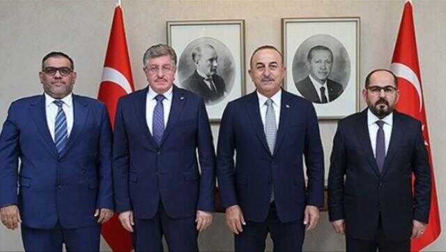 Türkiye-Esad yakınlaşmasını protesto eden grup, Suriyeli muhalif lideri tekme tokat dövdü