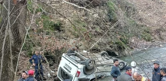 Aydın'da kayıp olarak aranan 2 kişi çaya yuvarlanan araçta ölü bulundu