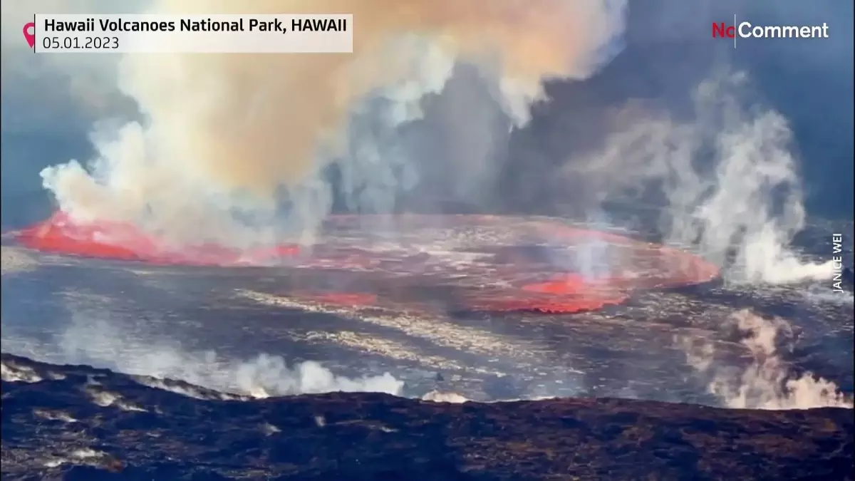 Hawaii'deki Kilauea Yanardağı'nın zirve kraterinde patlama