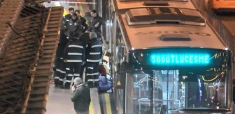 Sefaköy metrobüs durağında intihar mı oldu? Sefaköy metrobüs kim, neden öldü?