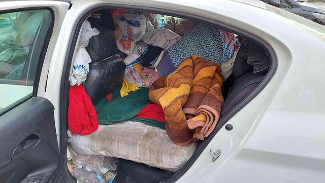 1 yıldır arabada yaşayan adam! 1 yıldır arabada yaşayan adam!