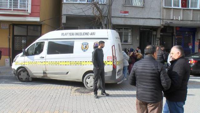Küçükçekmece'de kadın evinde ölü bulundu Küçükçekmece'de kadın evinde ölü bulundu