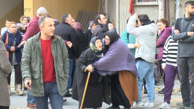 Küçükçekmece'de kadın evinde ölü bulundu Küçükçekmece'de kadın evinde ölü bulundu