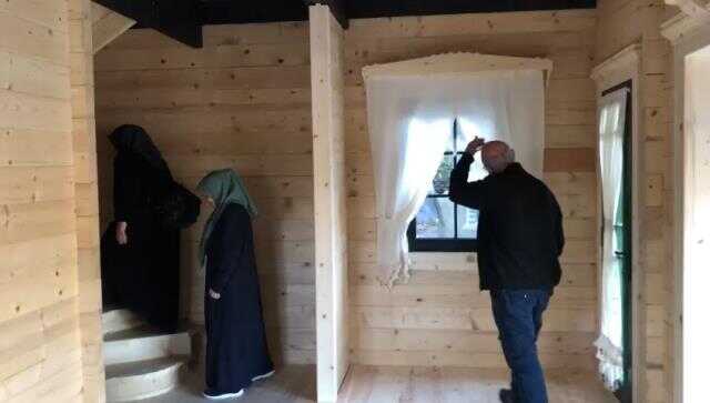 Rize'de dönen ev görenleri şaşırtıyor! Evin yönü tek tuşla değişebiliyor Rize'de dönen ev görenleri şaşırtıyor! Evin yönü tek tuşla değişebiliyor