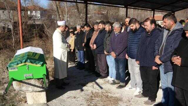 Çok istediği kutsal toprakları gören 6 çocuk annesi kadın, dönüş yolunda uçakta hayatını kaybetti Çok istediği kutsal toprakları gören 6 çocuk annesi kadın, dönüş yolunda uçakta hayatını kaybetti