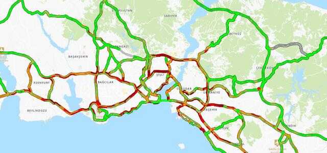 Ara tatile sağanak da eklenince İstanbul'da hayat durdu! Yoğunluk yüzde 100'e yakın