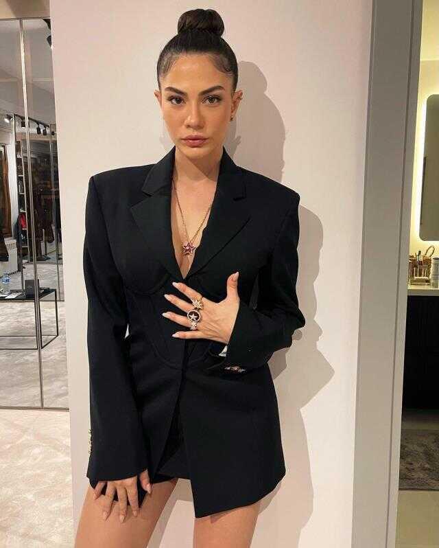 Başrolde Demet ve Engin var! Merakla beklenen diziden ilk kare