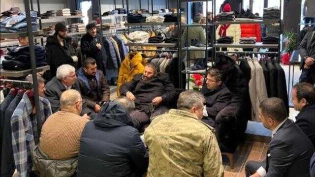 Binali Yıldırım'ın oğlunun verdiği poz gündem olmuştu! AK Partili isimden o kareye tepki Binali Yıldırım'ın oğlunun verdiği poz gündem olmuştu! AK Partili isimden o kareye tepki