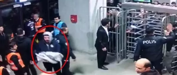 Türkiye'nin günlerce konuştuğu olaylı Göztepe-Altay derbisinde istenen cezalar belli oldu Türkiye'nin günlerce konuştuğu olaylı Göztepe-Altay derbisinde istenen cezalar belli oldu