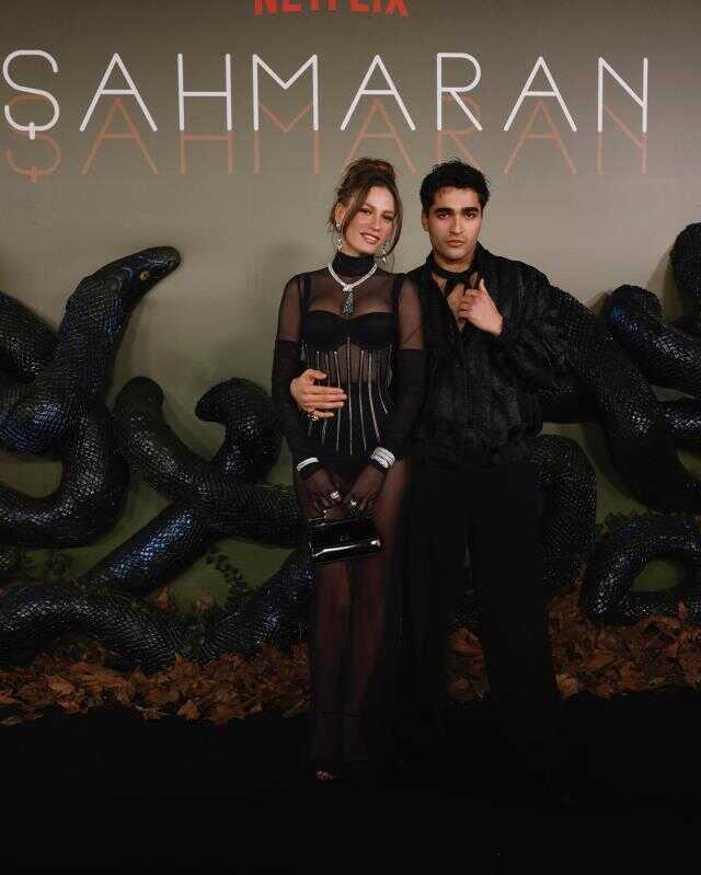 Şahmaran dizisinin galası yapıldı, başrol Serenay Sarıkaya şıklığıyla göz kamaştırdı