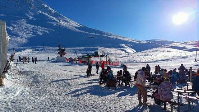 Yarıyılda tatilcilerin kayak tercihi Antalya oldu