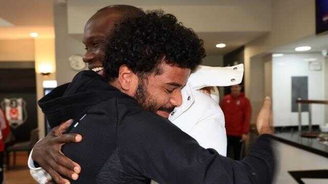 Bir sonraki karede neler oldu neler! Tüm arkadaşları Aboubakar ile Rosier'i hayran hayran izledi