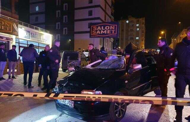 Ehliyetsiz genç tıra çarptı, arkadaşının cansız bedeniyle yola devam etti
