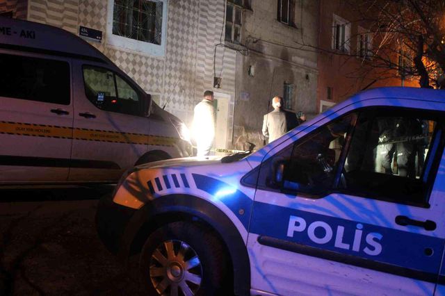 Kayseri'de bulunan erkek cesedinin babası olduğunu öğrenince 'Babamı yerden kaldırın' diye feryat etti