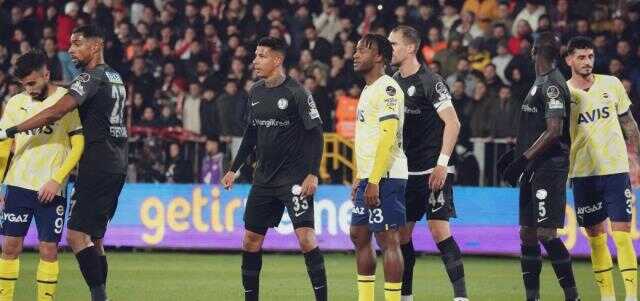 Ahmet Çakar'dan Ümraniye-Fenerbahçe maçı biter bitmez gündemi sallayan iddia: Kıyak geçtiler