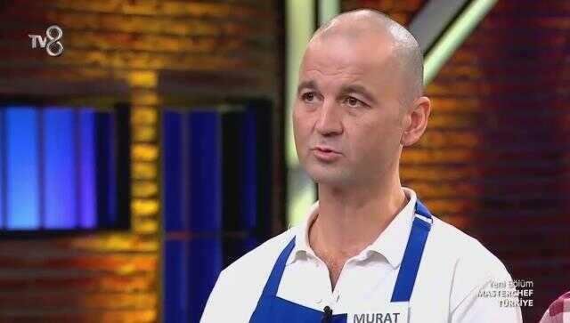 Murat Özdemir sokak ortasında canlı yayın açıp namaz kıldı, tepkiler çığ gibi büyüyor