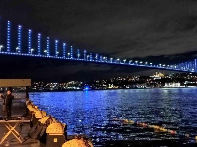 Tüm çabalara rağmen ikna edilemedi! 15 Temmuz Şehitler Köprüsü'nden kendini denize atarak intihar etti