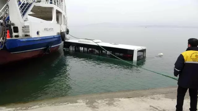 Göle uçan yolcu otobüsünde can pazarı! İlginç kaza kamerada