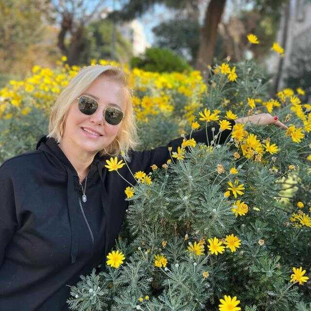 Sokak fırınında çeşitli ekmek ve kandil simidine 700 TL ödeyen Berna Laçin isyan etti Sokak fırınında çeşitli ekmek ve kandil simidine 700 TL ödeyen Berna Laçin isyan etti