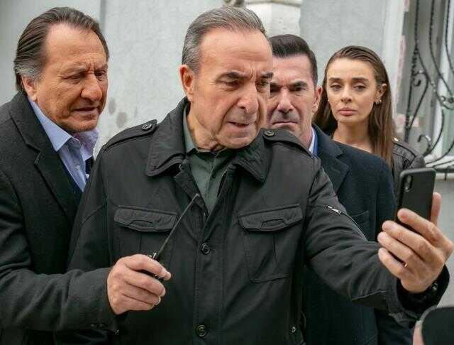 Rıza baba Arka Sokaklardan ayrıldı mı? Arka Sokaklar Rıza baba diziden ayrıldı mı, neden yok? Zafer Ergin Arka Sokaklardan ayrıldı mı?