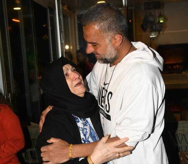 Survivor'da dayanamayarak dönen Berdan Mardini, havalimanında gözyaşlarına hakim olamadı