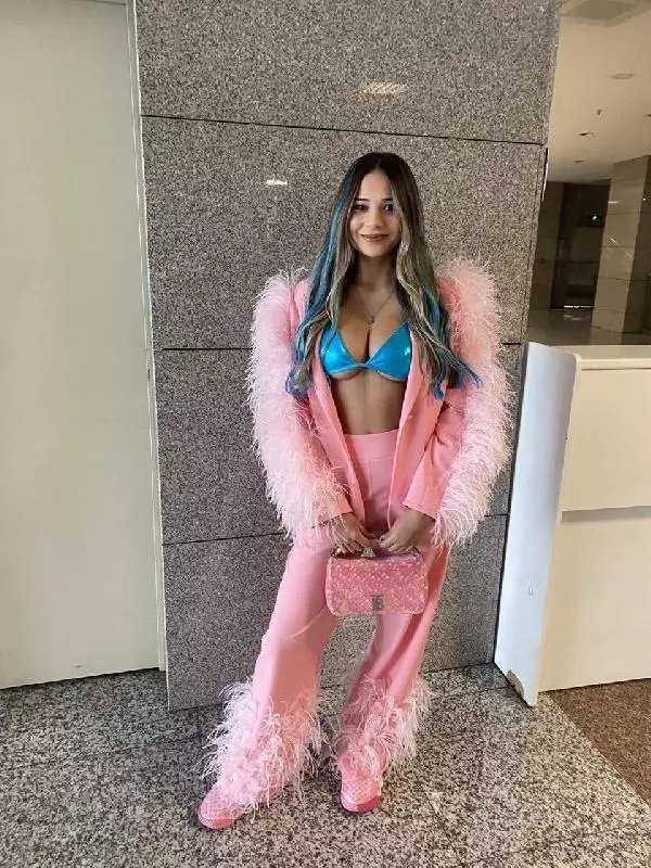 Müstehcen fotoğraflar paylaştığı iddiasıyla yargılanan fenomen Merve Taşkın'a beraat Müstehcen fotoğraflar paylaştığı iddiasıyla yargılanan fenomen Merve Taşkın'a beraat