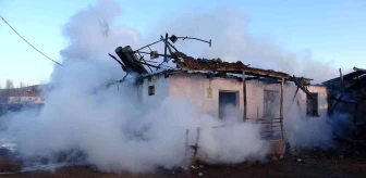 Tokat'ta korkutan yangın, kış günü evsiz kaldılar