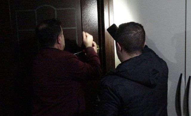 3 gün 3 gece uyuyan kadının evine polis, çilingirle girdi