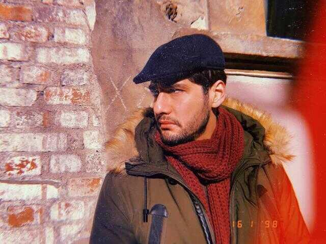 Hülya Avşar'ın klibinde oynayan Tarık Ündüz, Gazanfer Özcan'ın torunu çıktı Hülya Avşar'ın klibinde oynayan Tarık Ündüz, Gazanfer Özcan'ın torunu çıktı