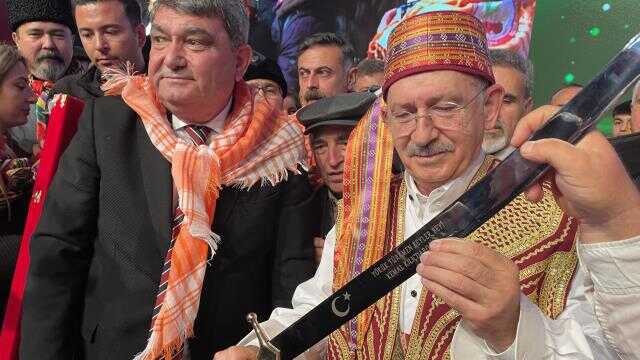 Kılıçdaroğlu'ndan Konya'da büyük vaat: Akşehir'i il yapacağız Kılıçdaroğlu'ndan Konya'da büyük vaat: Akşehir'i il yapacağız