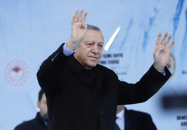 Son Dakika: Cumhurbaşkanı Erdoğan'dan kendisi için 'Aday olamaz' diyen 6'lı Masa'ya yanıt: Aday çıkaramadılar, bizim adaylığımıza çamur atıyorlar