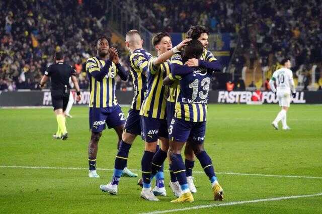 Son Dakika: Kadıköy'de Valencia'nın gecesi! Fenerbahçe, Kasımpaşa'yı rahat geçti